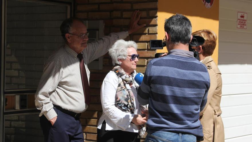 Vecinos de la fallecida en la calle Mestre Marçal relatan lo ocurrido.