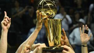 El trofeo Larry OBrien, el más codiciado por las franquicias de la NBA