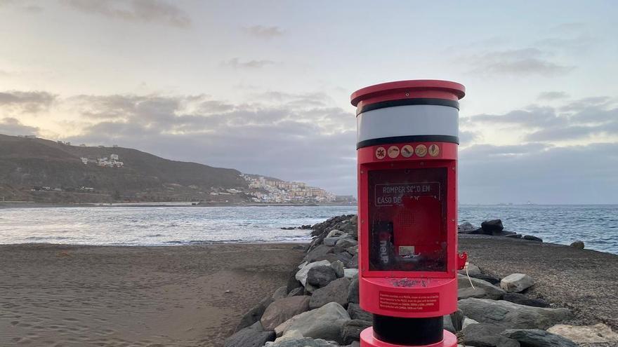 Dos bañistas rescatados en playa de La Laja tras quedar atrapados por la corriente