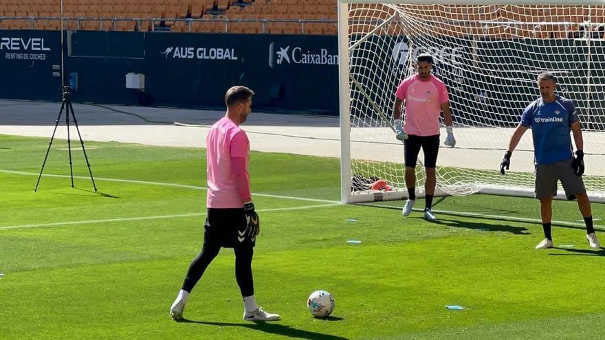 Vídeo | Adrián San Miguel, en el último entrenamiento con el Betis en La Cartuja en la previa ante el Levante