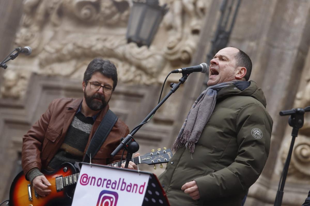 En imágenes | Los zaragozanos salen a la calle para disfrutar de San Valero En imágenes | Los zaragozanos salen a la calle para disfrutar de San Valero