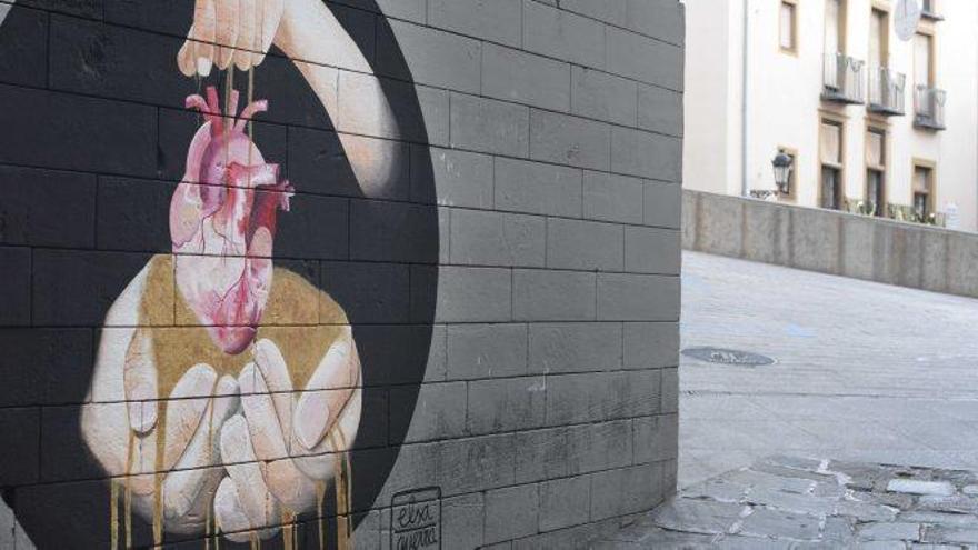 Mural d&#039;Elsa Guerra a tocar de la plaça de Sant Pere