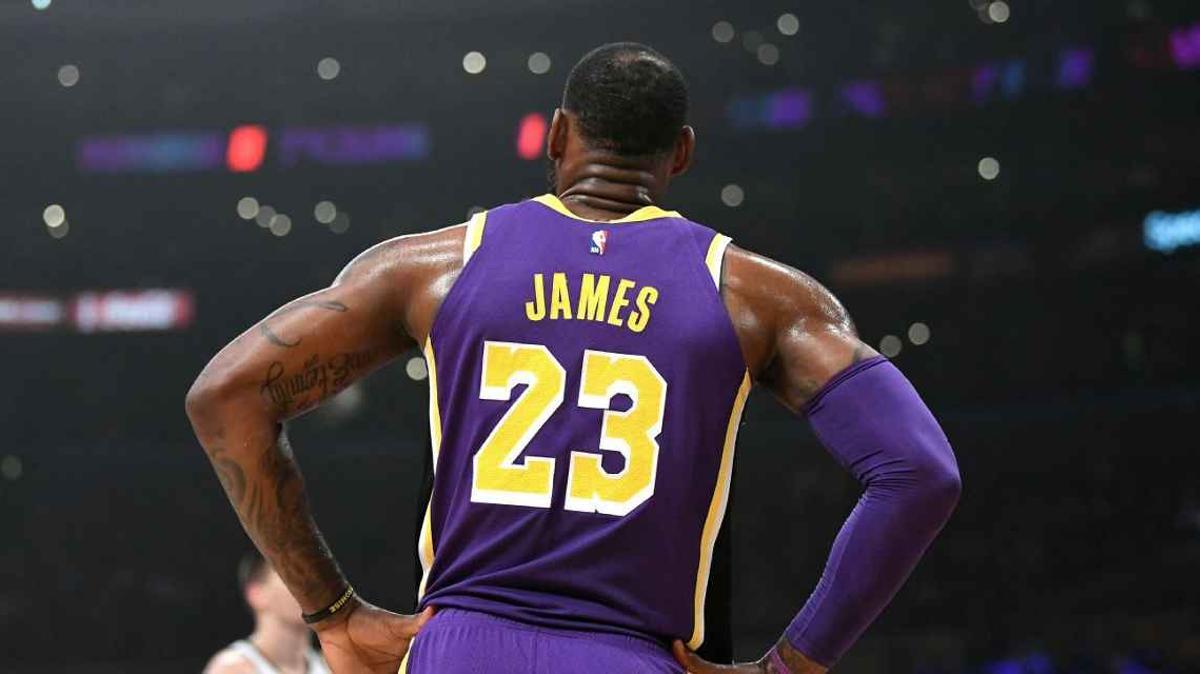 Lebron James vuelve al número 23 la próxima temporada con los Lakers Lebron James vuelve al número 23 la próxima temporada con los Lakers