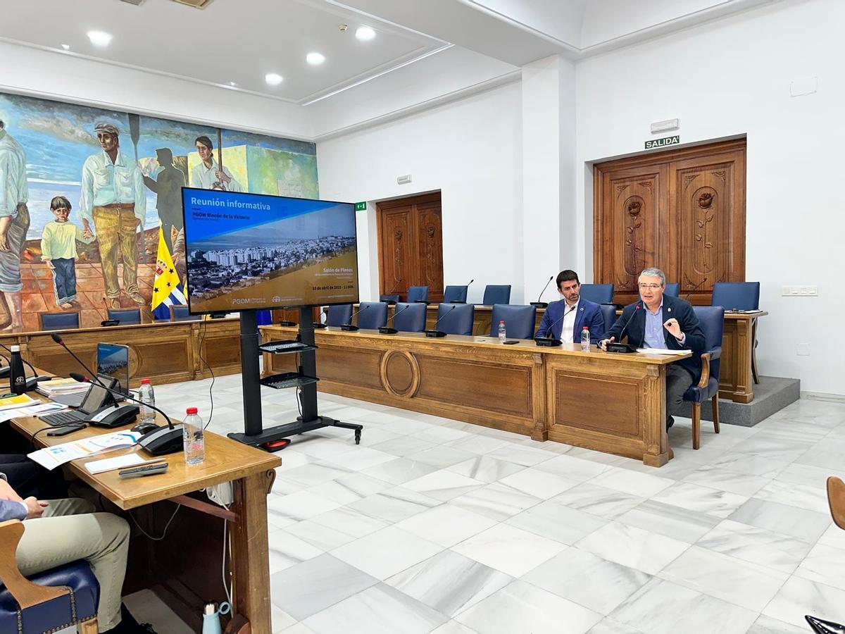El alcalde de Rincón, Francisco Salado ha presentado las líneas maestras del nuevo Plan de Urbanismo.