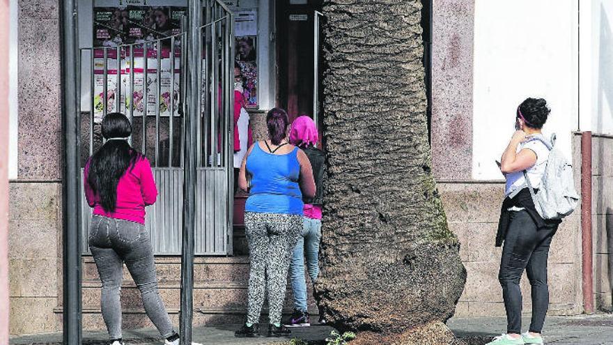 El voluntariado en La Laguna está teniendo un papel protagonista; trabajando para colaborar con aquellos que atraviesan un peor momento. En la imagen, la sede con la que cuenta esta organización en el entorno de La Concepción.