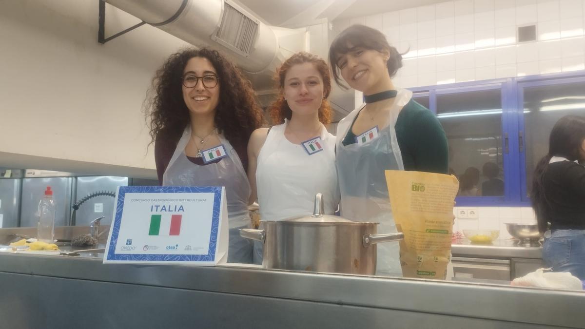Lucrezia Agos, Mariagiulia Adamo y Maria Fraizzoli.