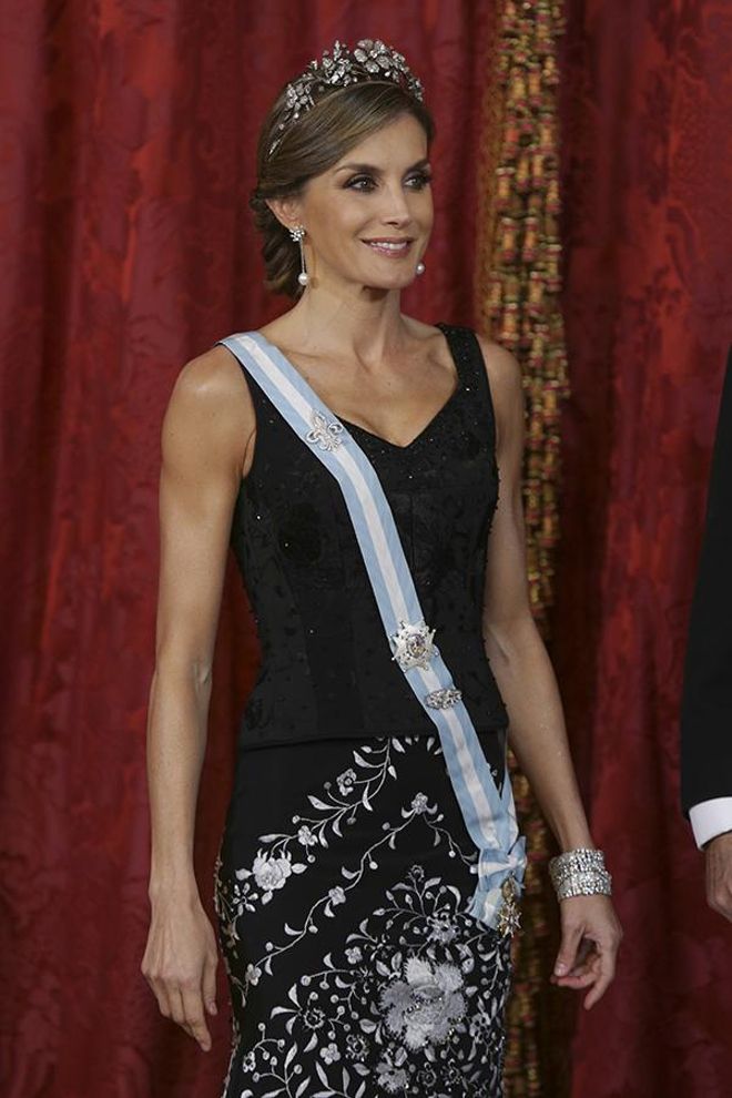 Letizia Ortiz deslumbra en la cena de gala ofrecido en honor al presidente del Estado de Israel y su mujer