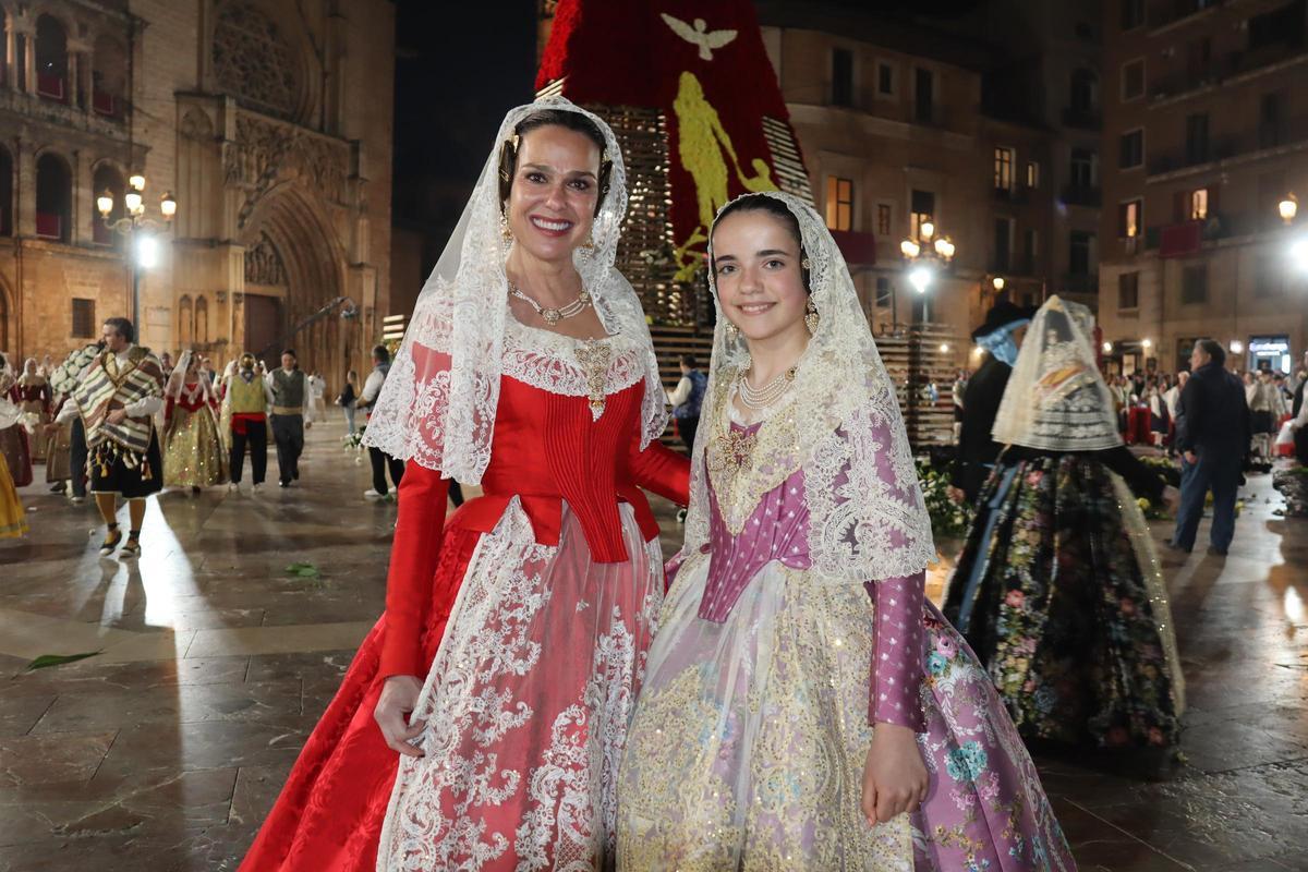 Carmen Serrano (1992) y Lourdes Serrano (2025)