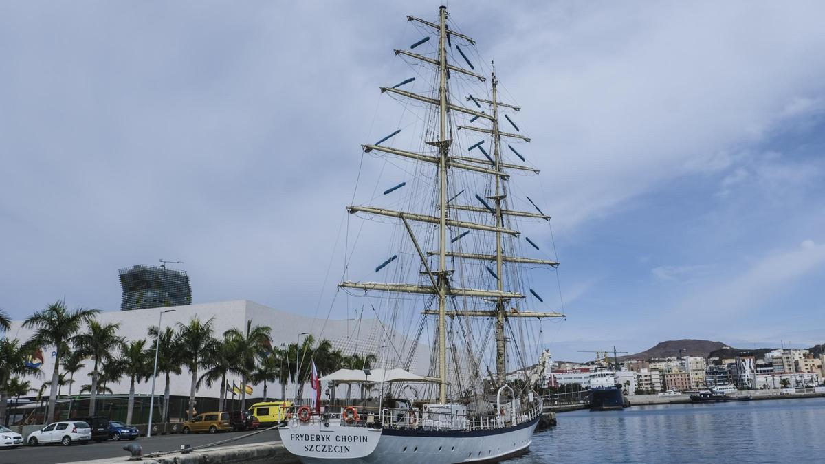 El buque escuela polaco ‘Fryderyk Chopin en el Muelle Sanapú.