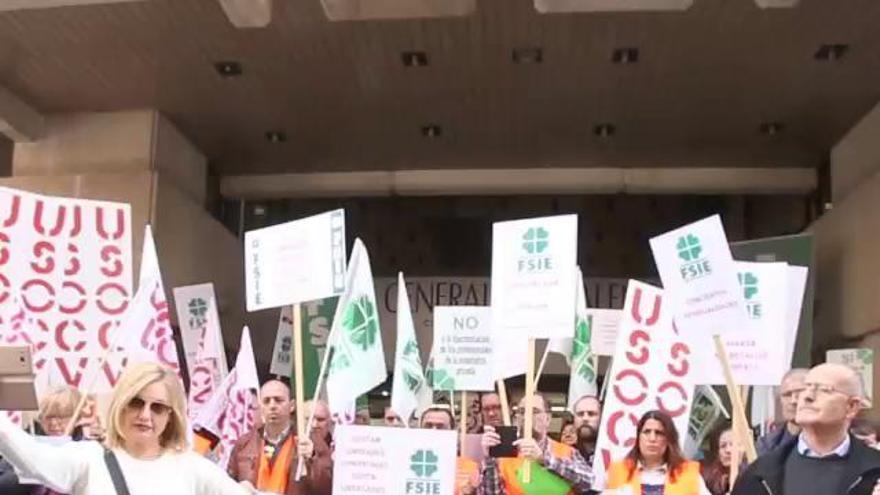 Profesorado de la concertada registra 4.000 firmas contra el cierre de más aulas