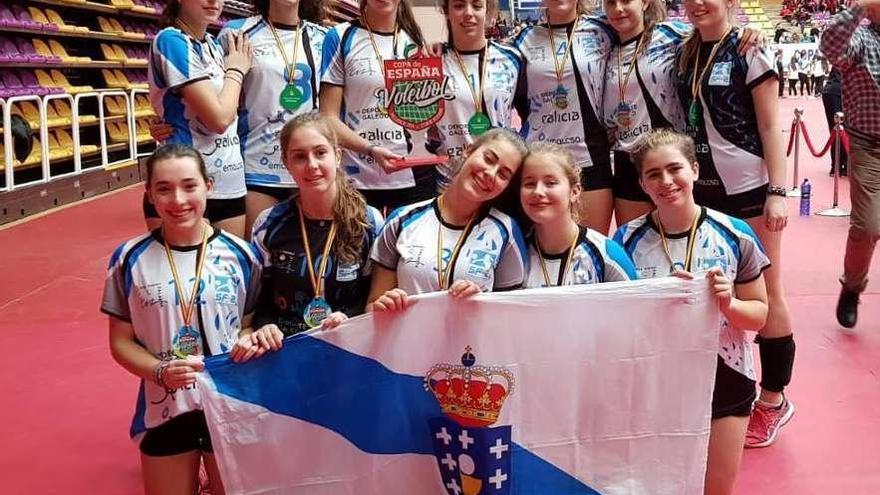 Imagen del equipo cadete del Zalaeta que logró la medalla de plata en la Copa de España en Valladolid.