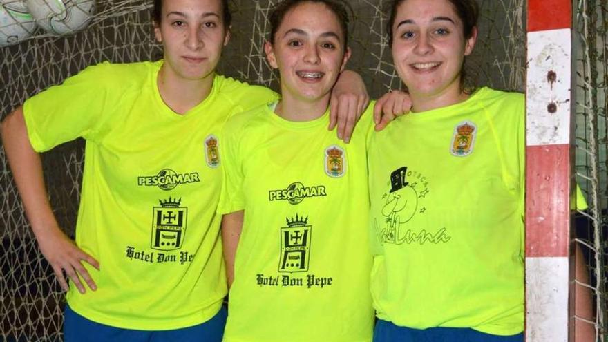 Jugadoras del Poio Pescamar presentes en la selección: Ale de Paz, Nerea y Suki. // G. Santos