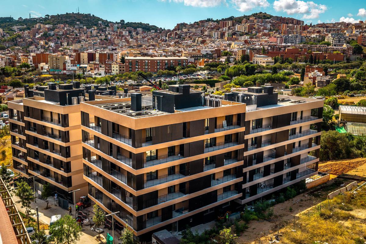 Un centenar de pisos de disseny estrenen el ‘boom’ del barri més petit de Barcelona