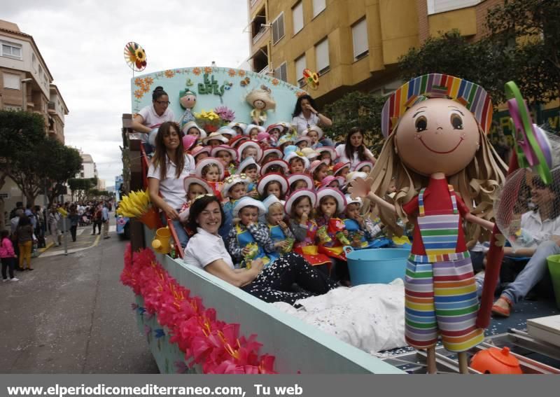 Almassora se llena de fiesta con la cabalgata