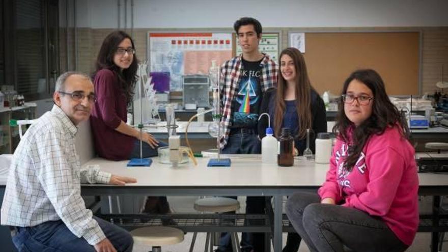Estudiantes del Instituto Da Vinci logran depurar agua residual con bacterias