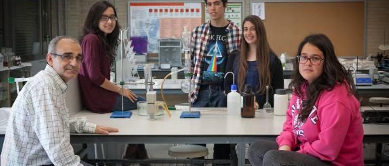 Estudiantes del Instituto Da Vinci logran depurar agua residual con bacterias