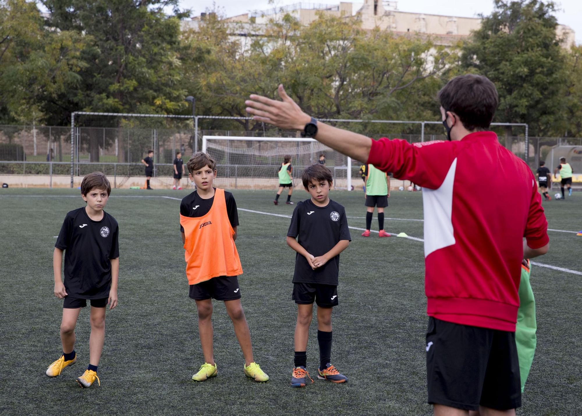 El futuro del deporte base, en el aire