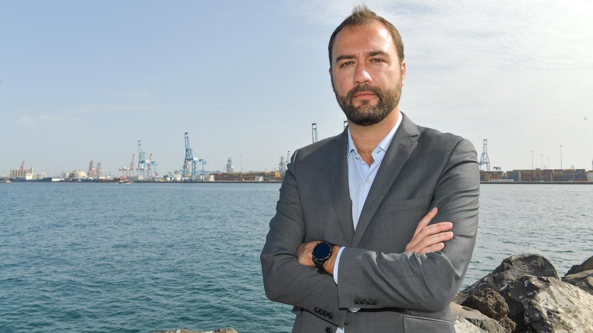 El delegado de la ministra de Hacienda en el Consorcio de la Zona Franca de Gran Canaria, Gabriel Corujo, en el Puerto de Las Palmas.