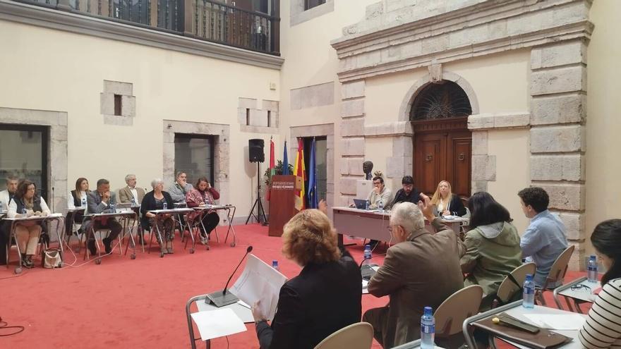 Enrique Riestra: &quot;No voy a cortarme al hablar de las barbaridades que hizo el PSOE en Llanes&quot;