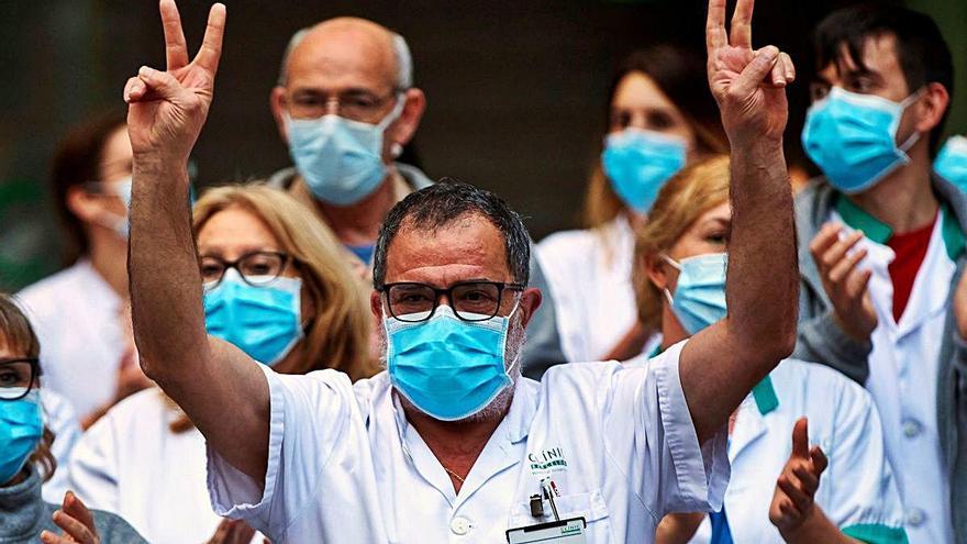 Sanitarios del Hospital del Mar de Barcelona, ayer.