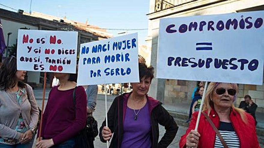 Manifestación contra la violencia de género en la plaza de la Constitución.