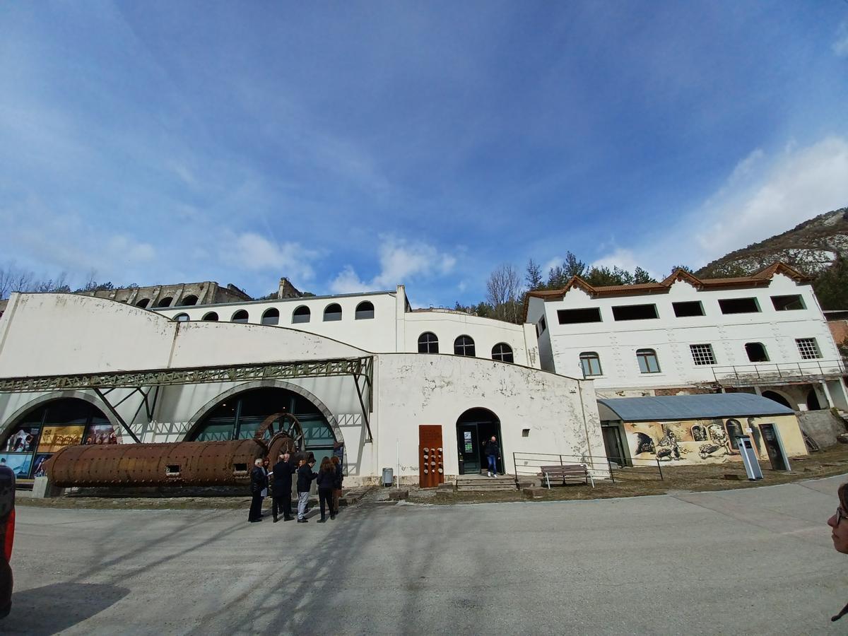 El Museu del Ciment de Castellar de n'Hug, la seu de la nova escola de formació professional