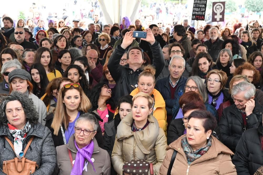 Colectivos feministas se concentran en la Fábrica de Tabacos en una "huelga sin precedentes"