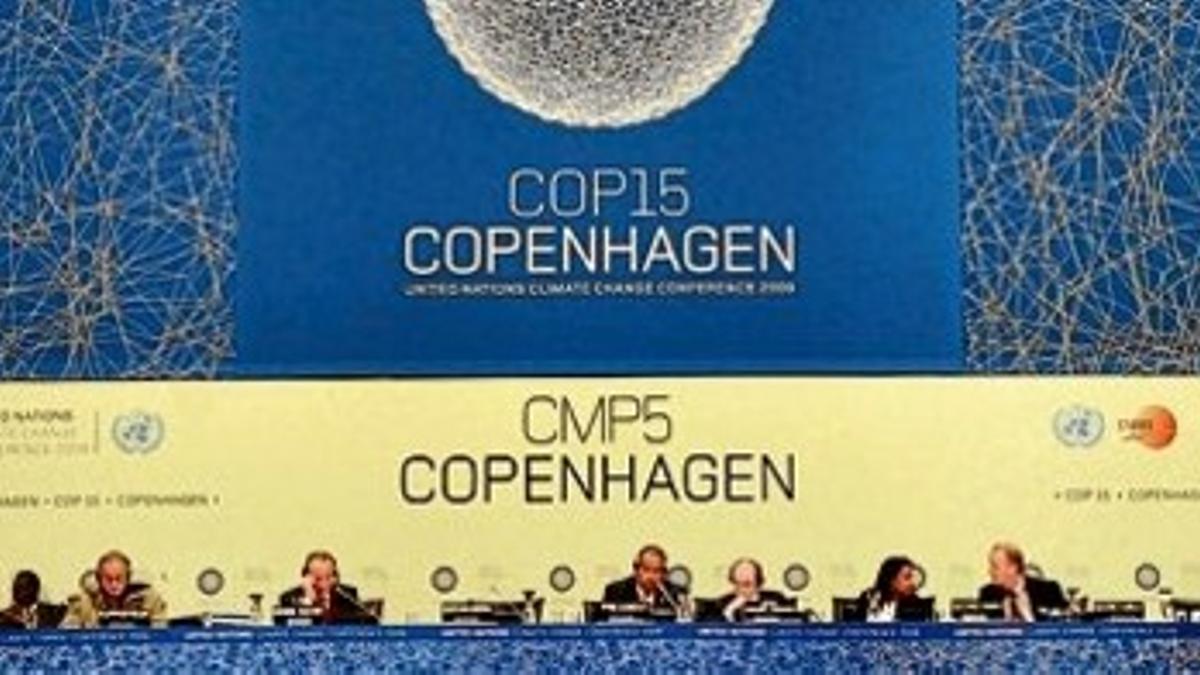 La mesa principal de la cumbre de Copenhague, ayer por la mañana.