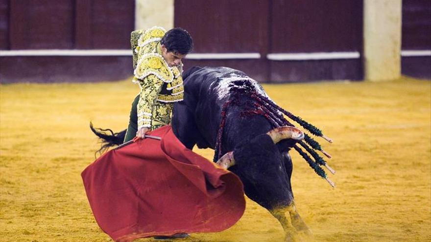 Oreja para Garrido en tarde de ganado sin casta