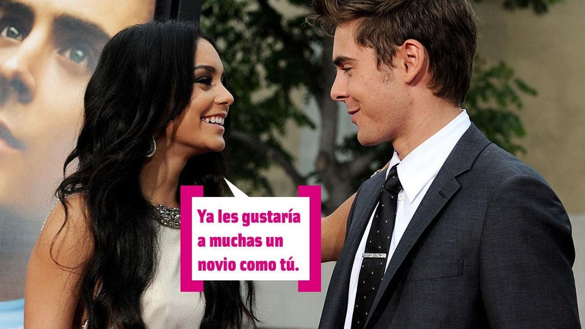 Zac Efron y Vanessa Hudgens mirándose con sonrisas