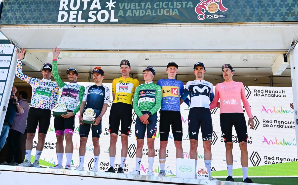 Podio final de la pasada edición de la Vuelta a Andalucía.