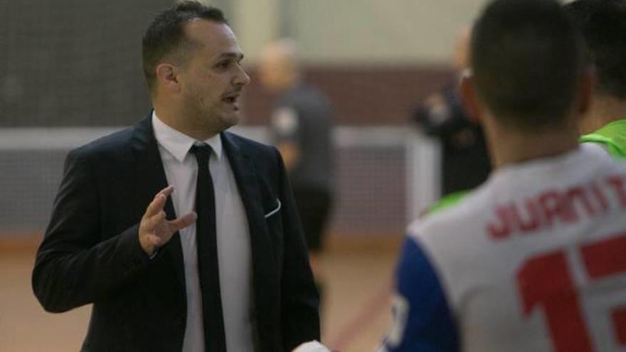 El entrenador del Hércules San Vicente, Jordi Durán.