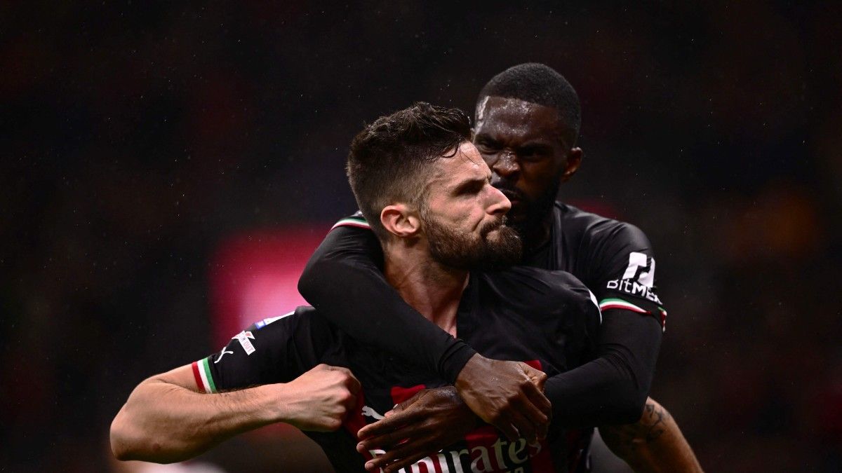 Olivier Giroud celebra su gol ante la Salernitana