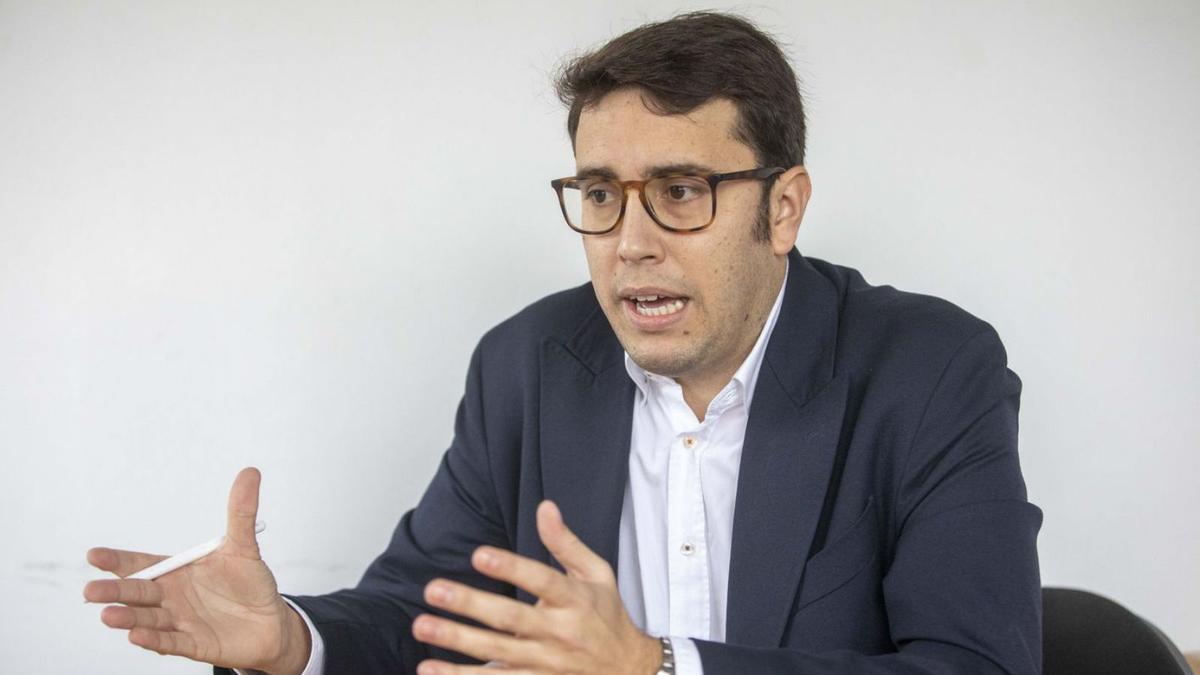 «No es cierto que la nueva reforma laboral derogue la del PP»