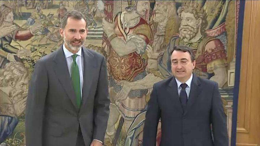 AItor Esteban, a Felipe VI: "Buenas tardes, ¿cómo estamos?"