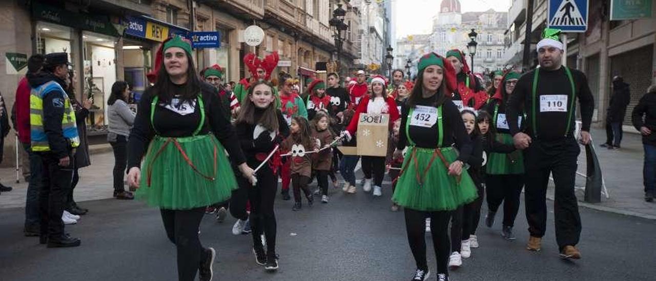 La San Silvestre de A Estrada contó con la participación de un millar de corredores. // Bernabé/Cris M.V.