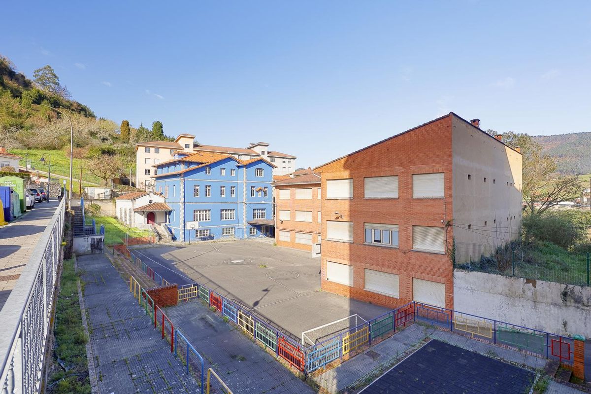Venta de edificio en Pravia por 550.000 €