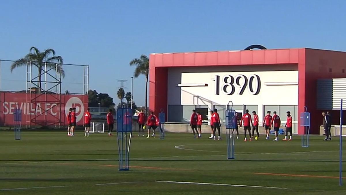 El Sevilla ya mira al Levante con novedades en el entrenamiento