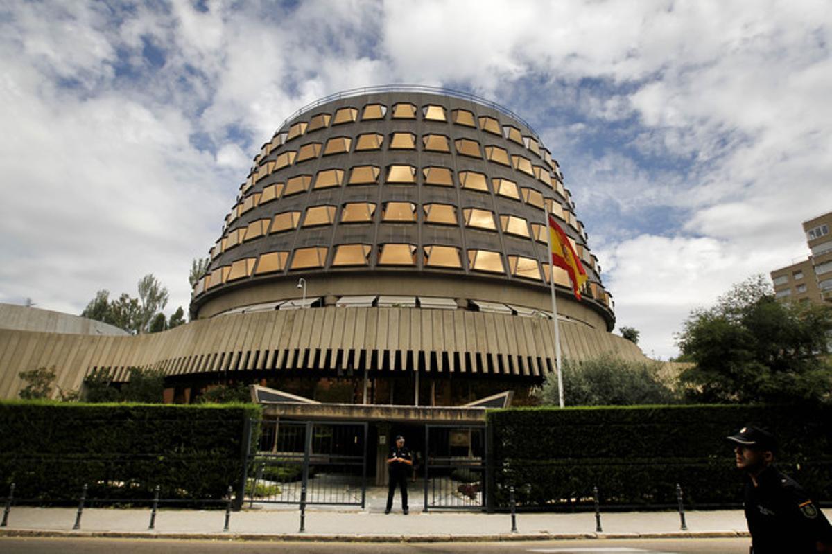 Aspecte del Tribunal Constitucional. Aspecte del Tribunal Constitucional.