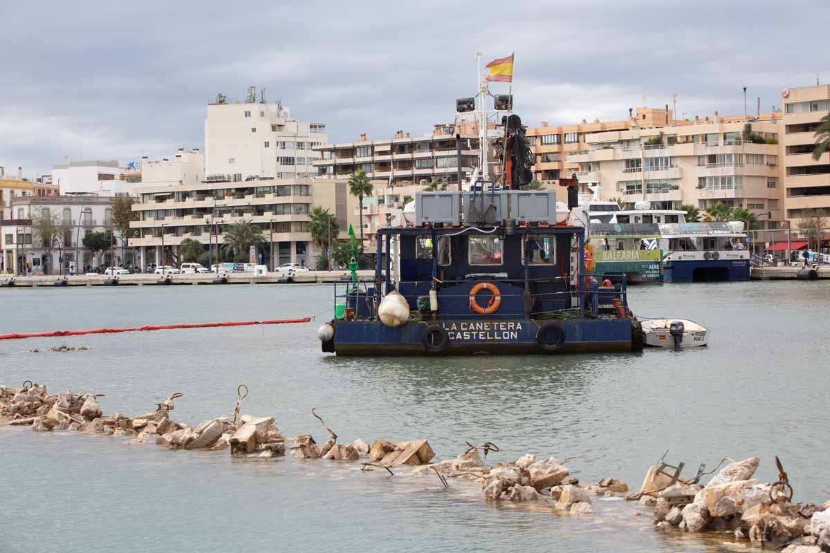 Cambio de pantalanes en el Club Náutico de Ibiza