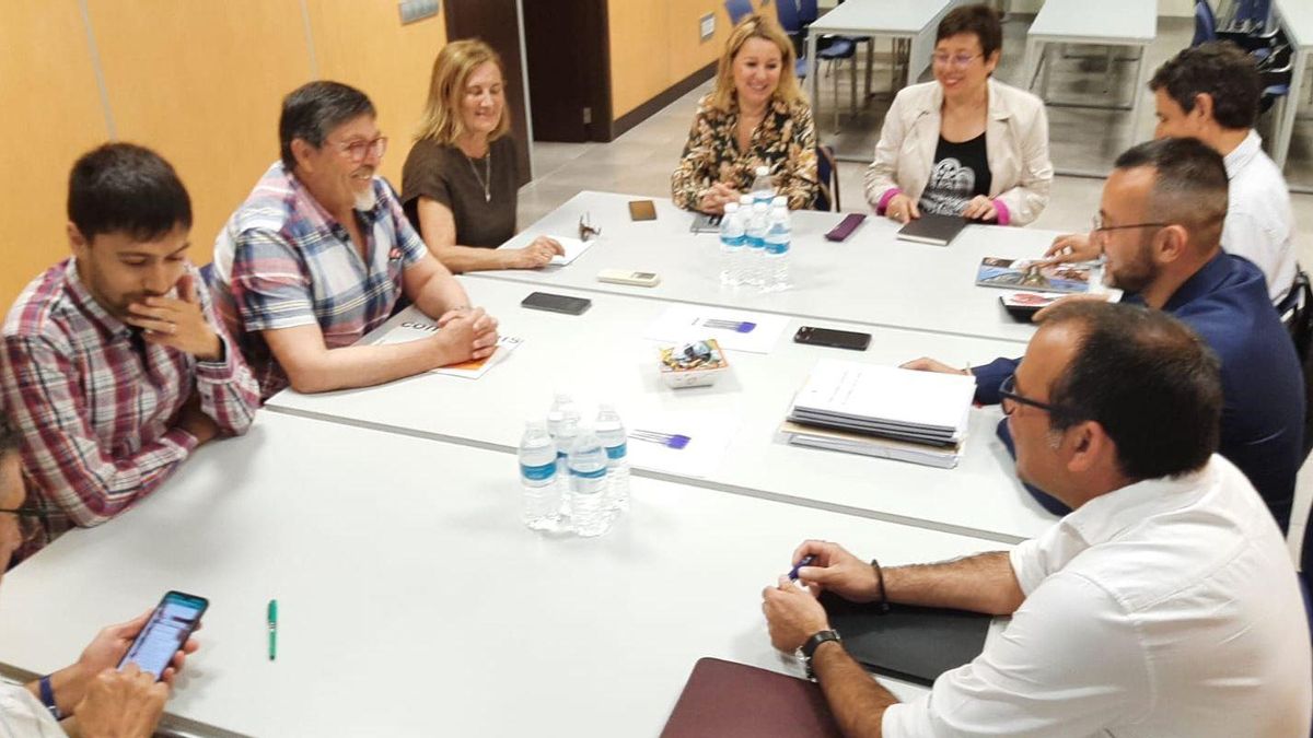 Imagen de la reunión, mantenida el jueves, por las comisiones negociadoras del PSPV y Compromís per Vila-real.