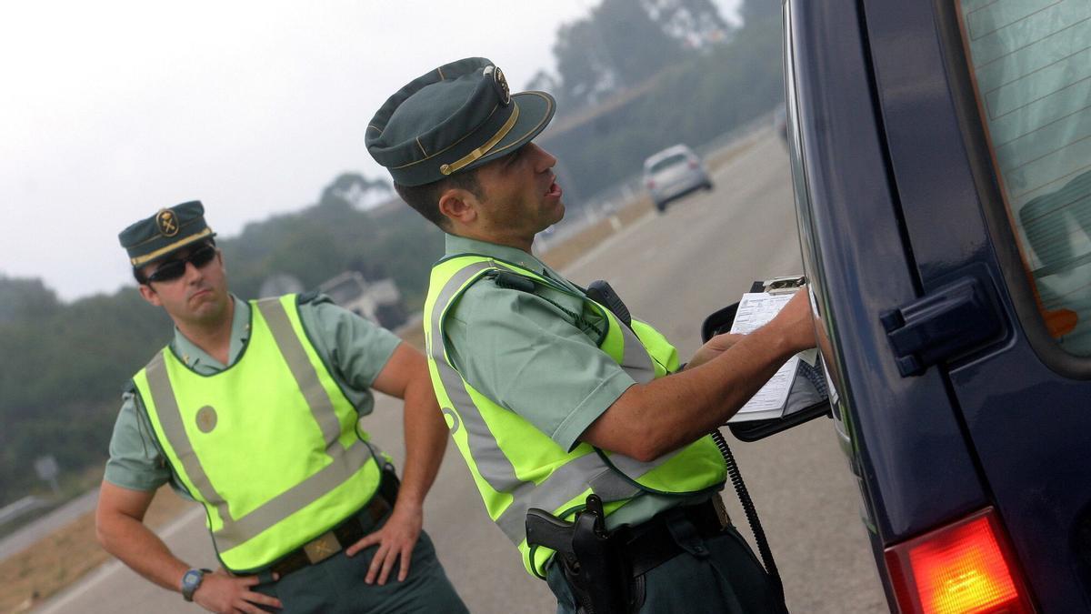 GENTES DE LA GUARDIA CIVIL DE TRAFICO