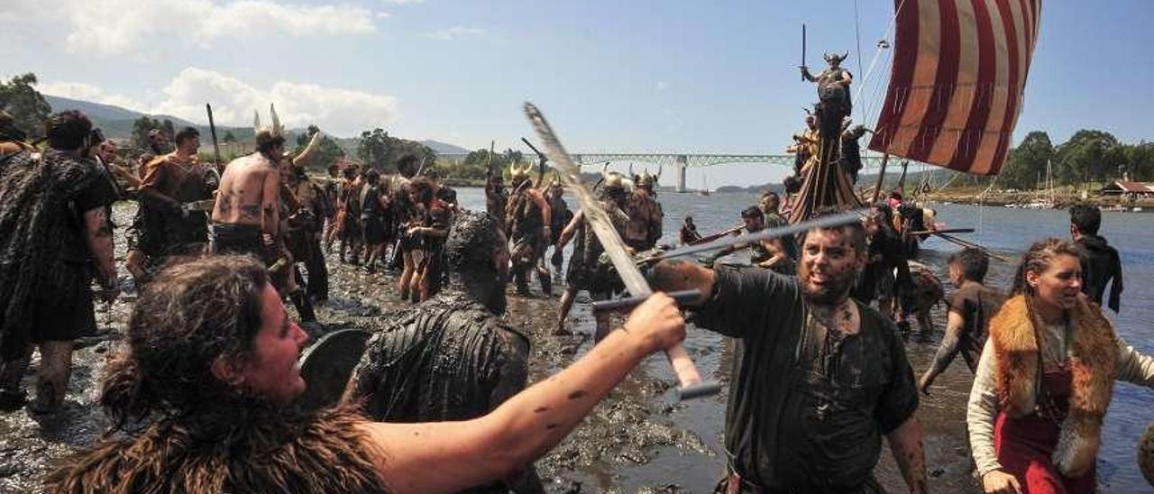 La pasada Romaría Vikinga, en Catoira. // Iñaki Abella