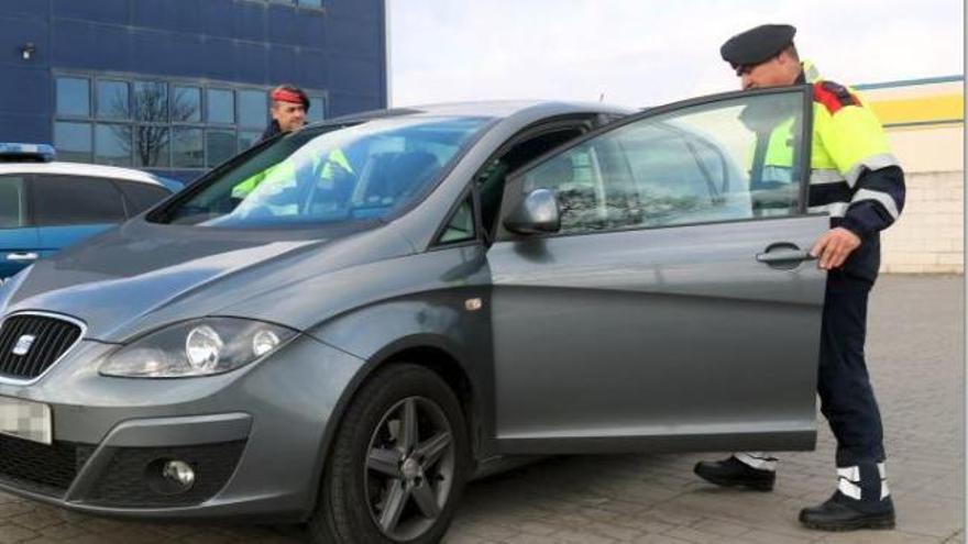 Vídeo: Així són els 'cotxes espiell", els vehicles camuflats del Mossos a les carreteres