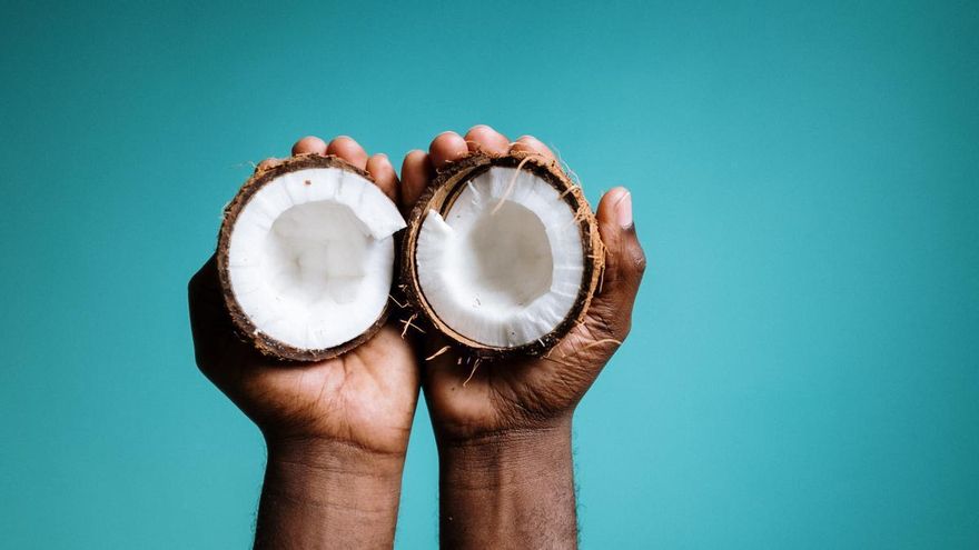 Receta fácil, saludable y baja en calorías: postre de coco sin horno y con tan solo tres ingredientes