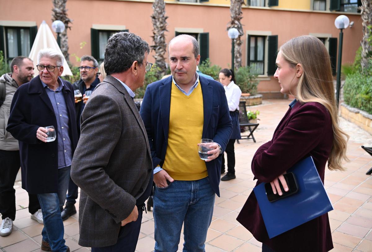 La granada mollar protagonista en la inauguración de Menjars de la Terra en el Restaurante La Taula de Elche
