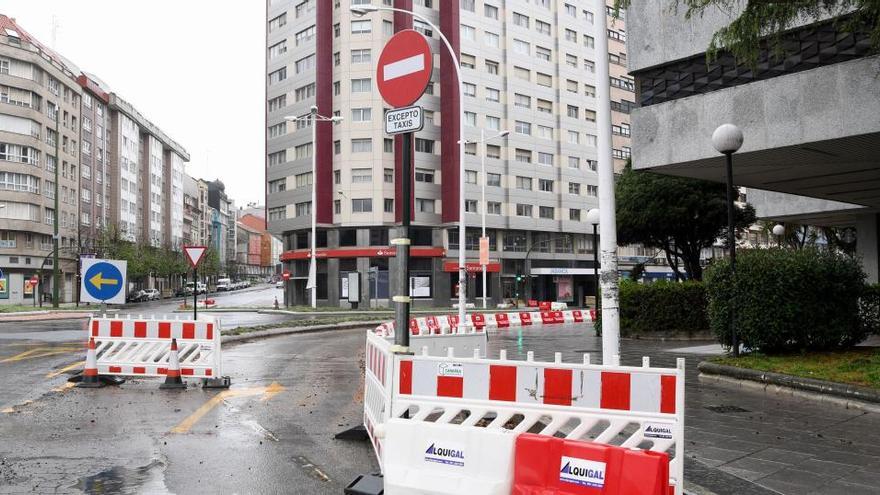 Obras sin concluir en la rotonda de Salgado Torres y Ramón y Cajal.