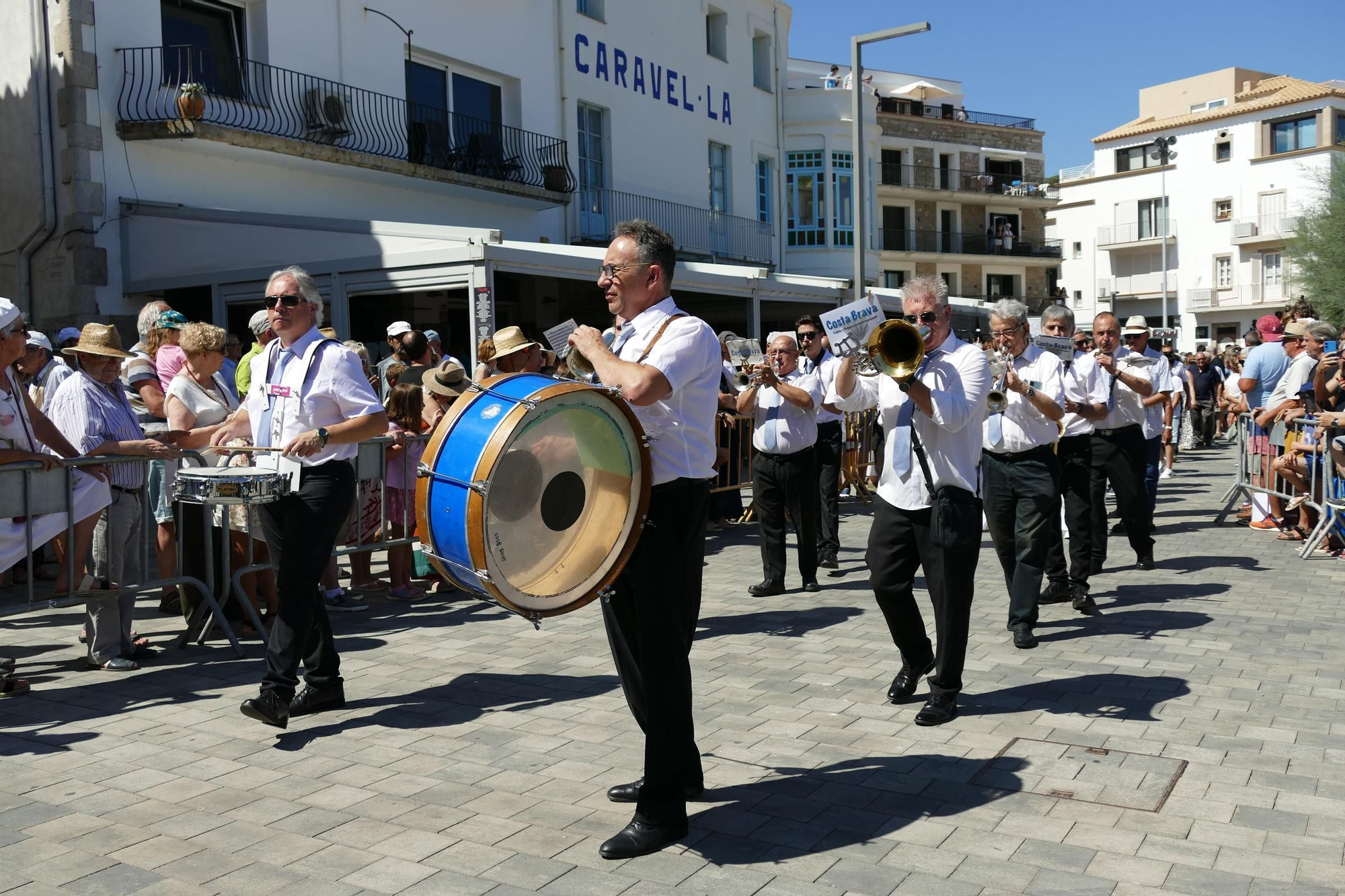 L'Escala commemora la Festa del Carme amb un sentit homenatge a les persones grans i a les seves arrels marineres
