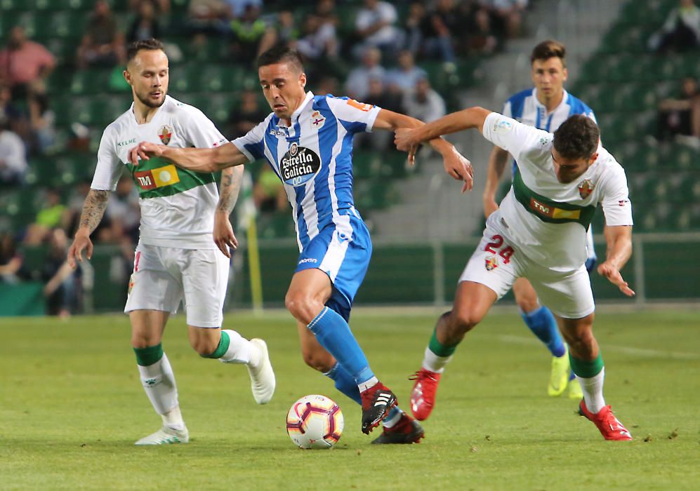 El Dépor empate en Elche, pero celebra