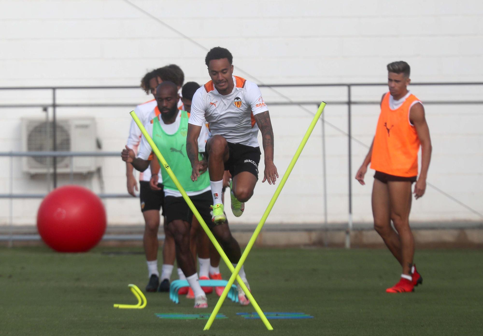 Entrenamiento del Valencia previo al partido frente al Sevilla